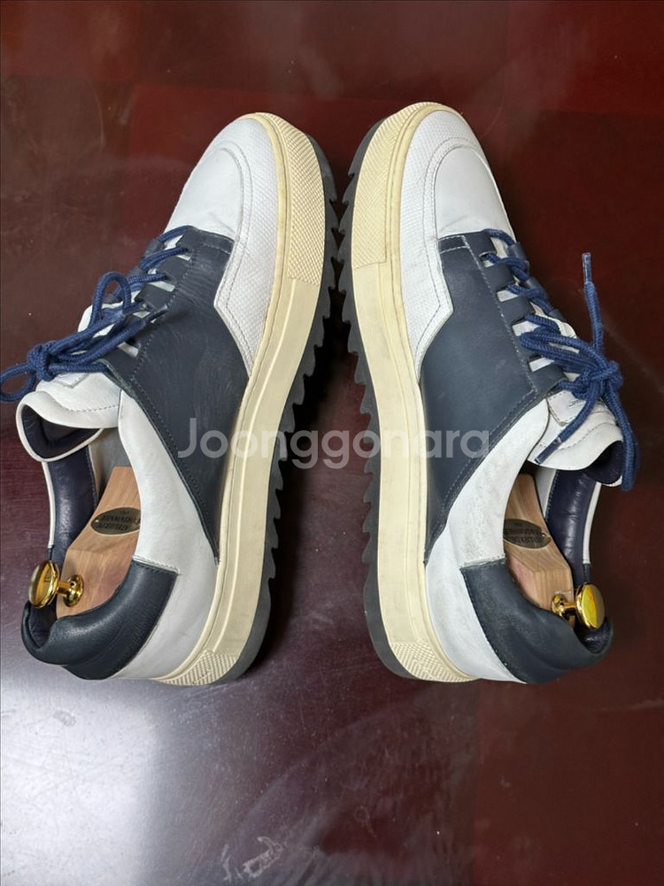 페라가모 화이트/네이비 스니커즈 운동화 스니커즈--3