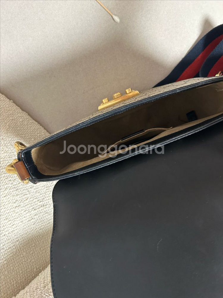 구찌 GG 패드락 크로스백--7