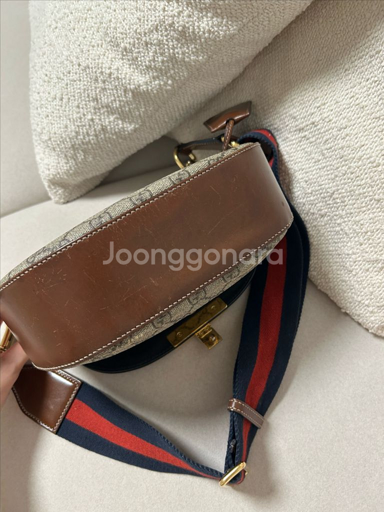 구찌 GG 패드락 크로스백--9