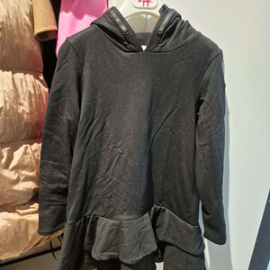 몽끌레어 블랙 후드 프릴 원피스(10y)