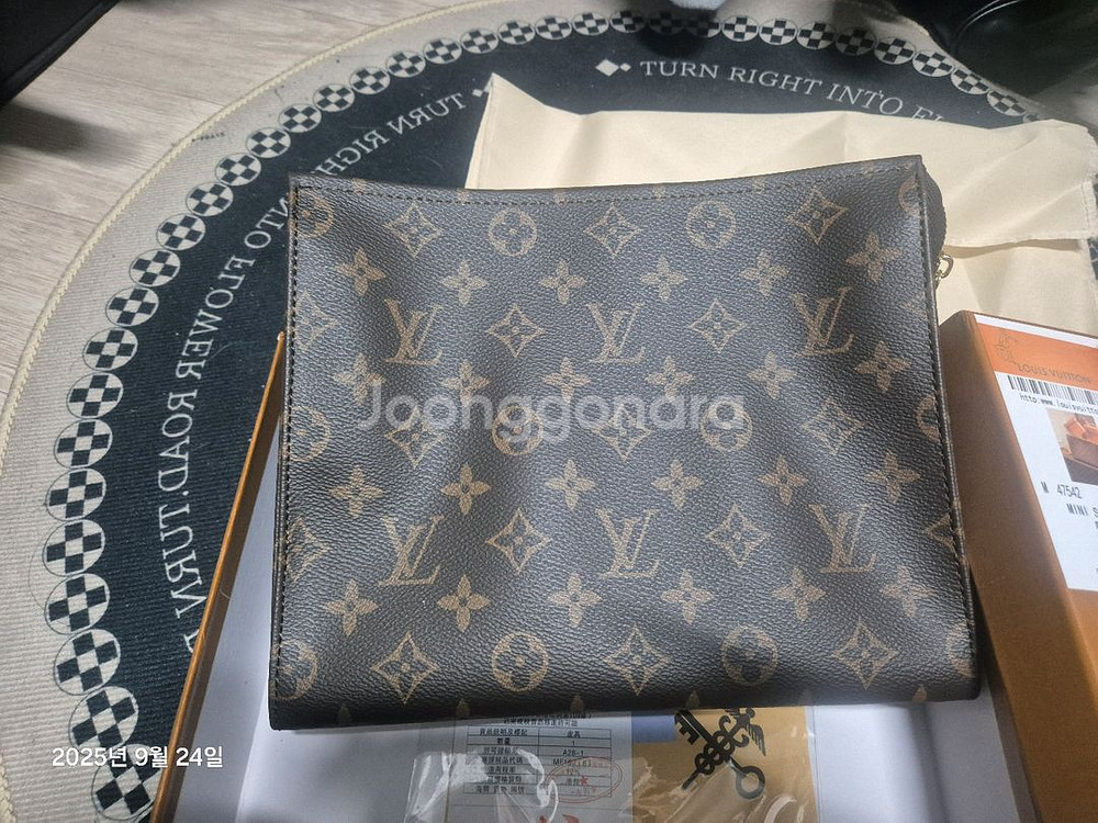 루이 클러치s.t--1