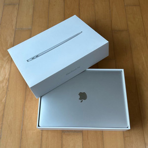맥북에어 m1 8/256G 실버(배터리 100%)