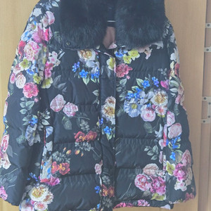 샤트렌 다운 패딩 점퍼