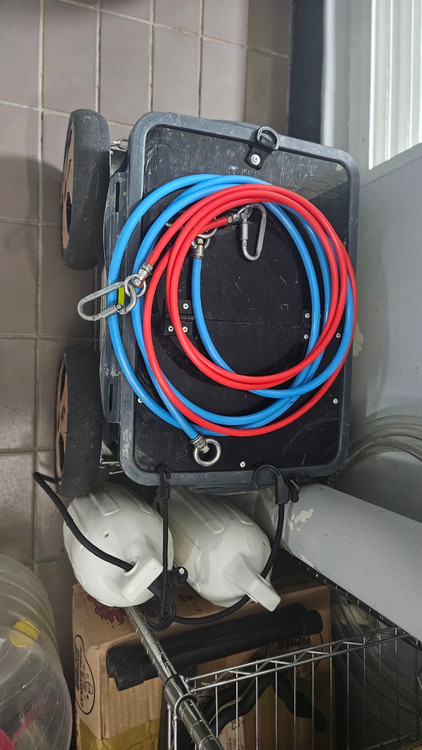 해루질 조과통(26L(큰 용량으로 교체 가능) + 리드쥴 2M * 2 + 펜더 2개 판매합니다. 이미지