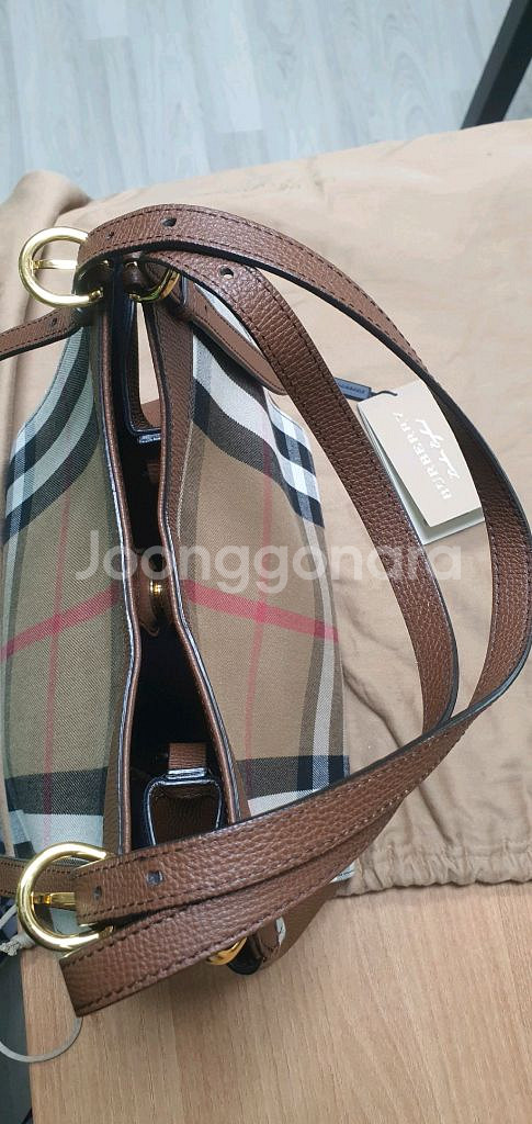 버버리 하우스체크 숄더백 토트백 새상품급 정품(감정O)구찌프라다루이비통디올고야드샤넬셀린느보테가생로랑--2