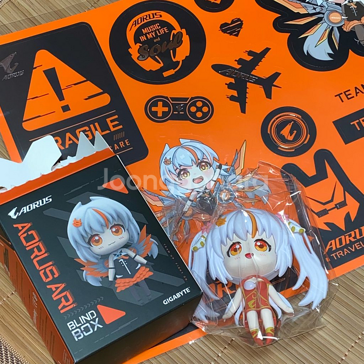 AORUS ARI 피규어 + 스티커--0