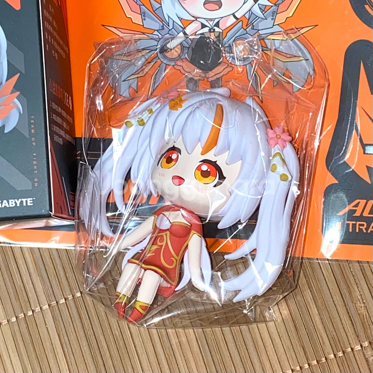 AORUS ARI 피규어 + 스티커--1