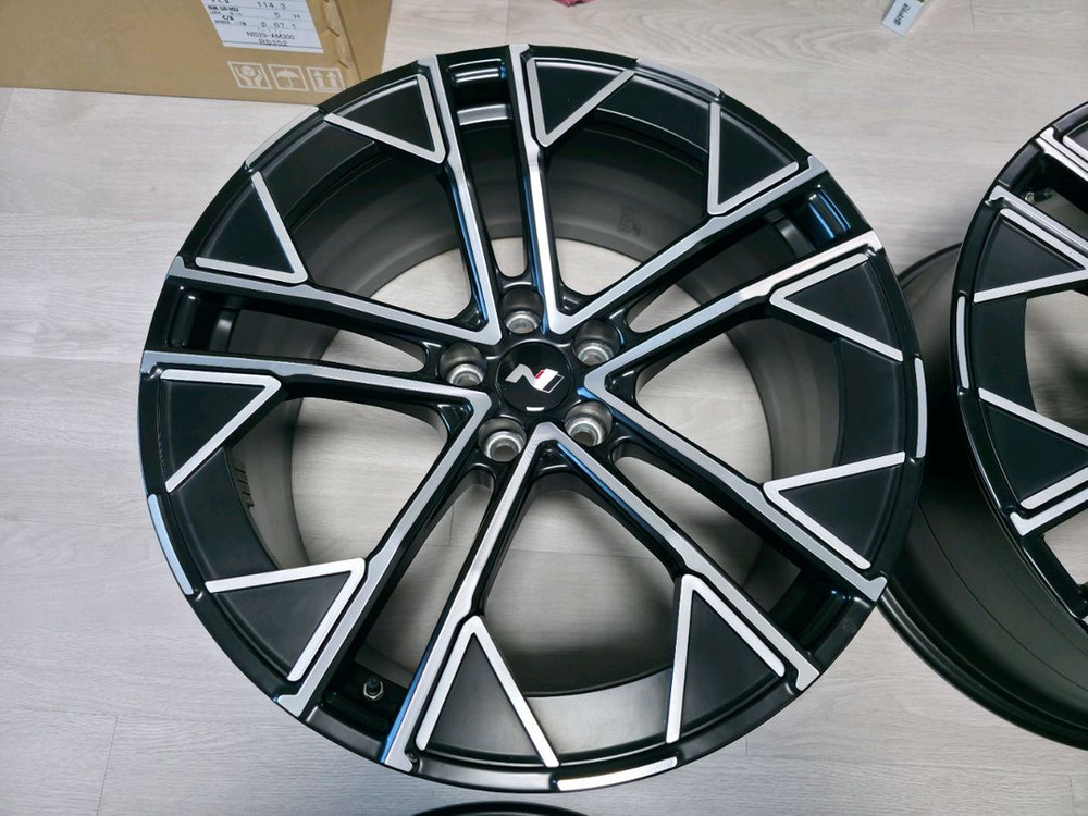 아이오닉5N 21인치 순정휠 1대분--1