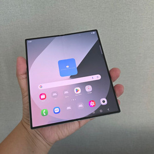 갤럭시 Z폴드6 실버 256기가 A급 팔아요~