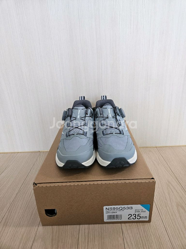 노스페이스 고어텍스 운동화 235--2