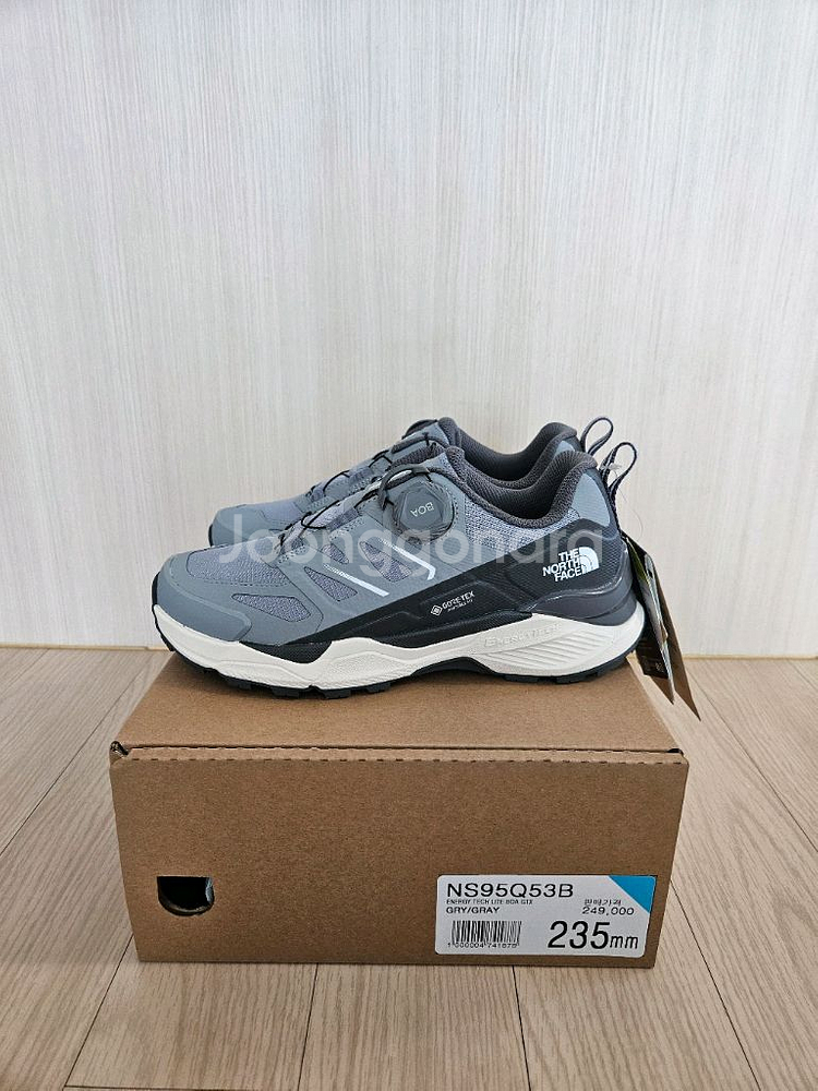 노스페이스 고어텍스 운동화 235--1