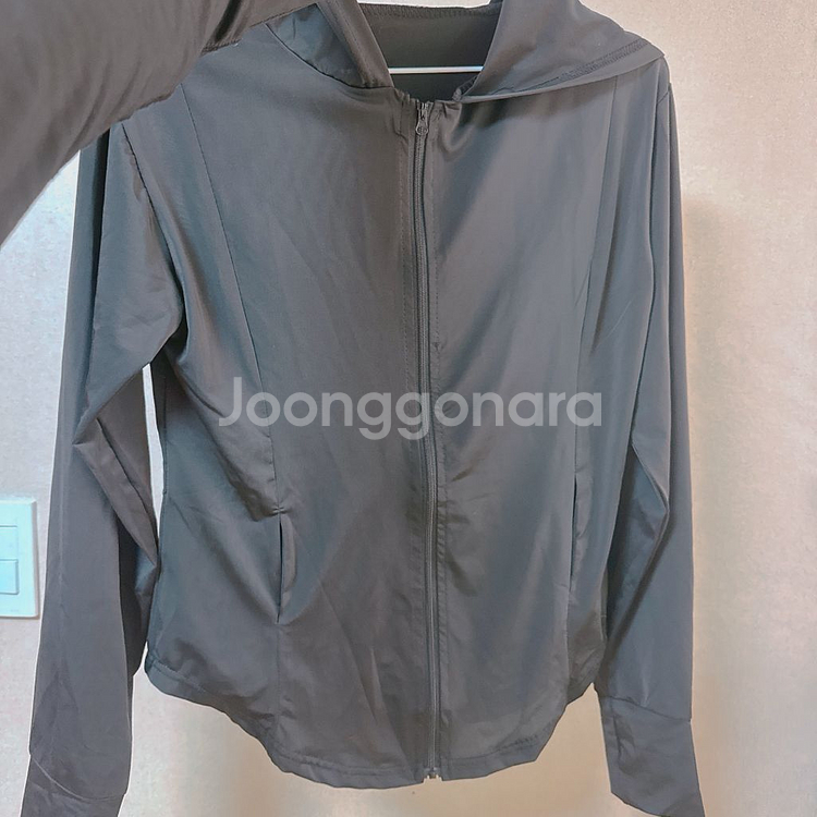 여성 블랙 슬림핏 후드집업 트레이닝복 상의--2