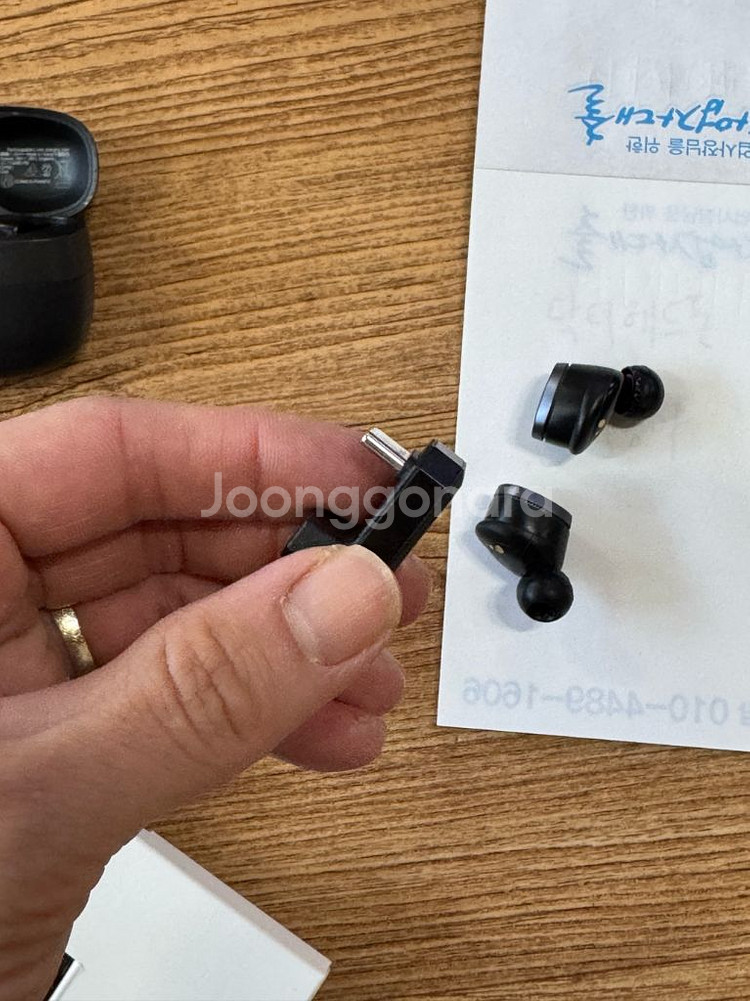 바워스앤윌킨스 BW pi8 무선이어폰 팝니다--8