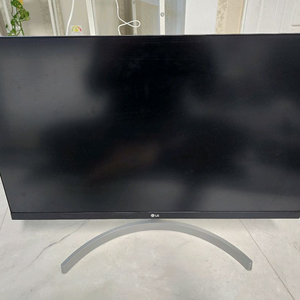 LG 27인치 화이트 모니터 27ML600SW 새제품급 팝니다.