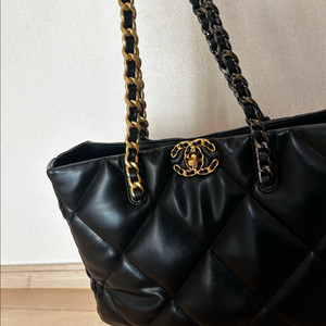 샤넬19쇼퍼백(사몰가 이너백포함)