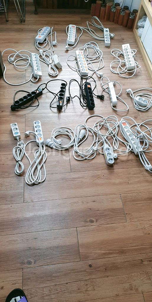 여러 멀티탭 개별 콘센트--0