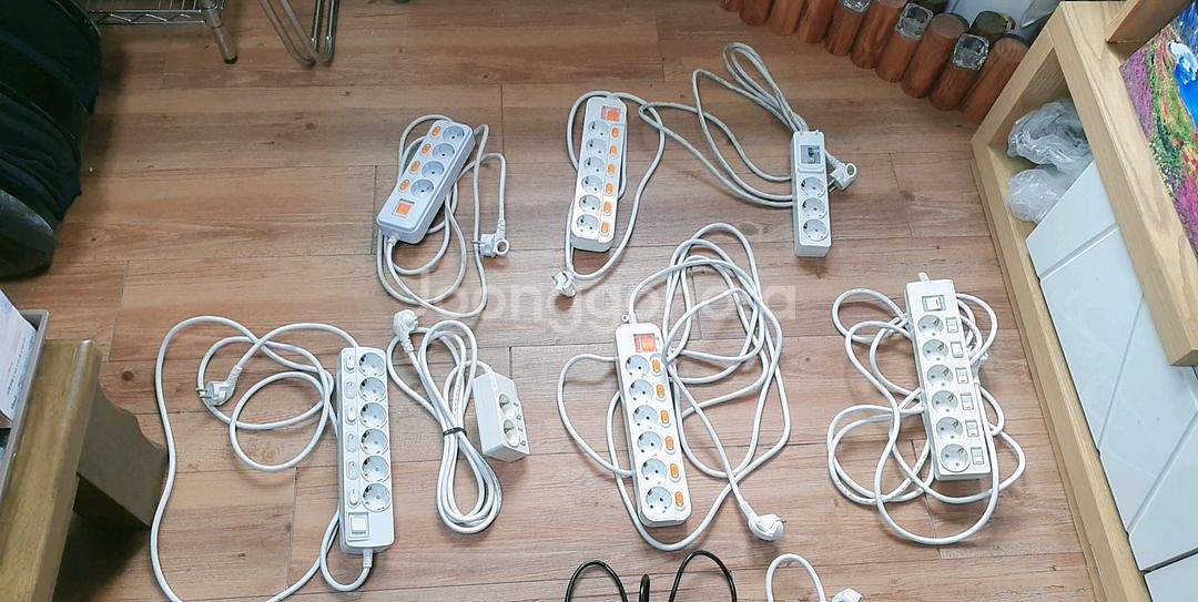 여러 멀티탭 개별 콘센트--1