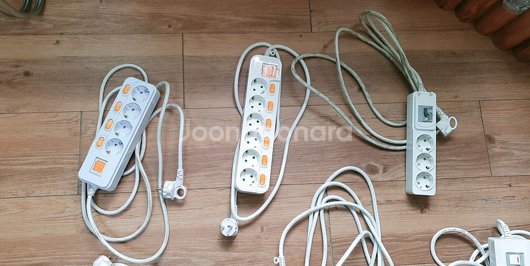 여러 멀티탭 개별 콘센트--3