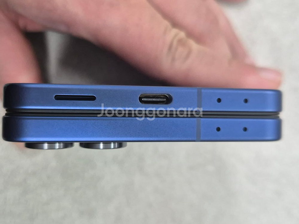 갤럭시 Z플립7 512G 네이비 판매합니다[98만]--2