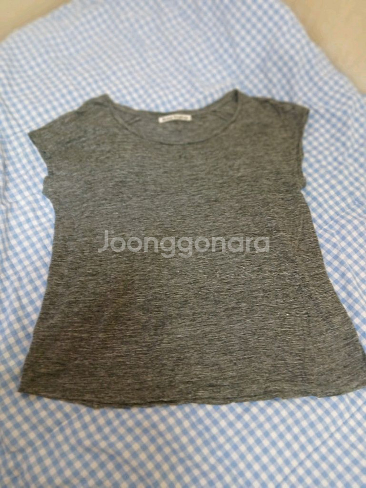 아크네 린넨티셔츠 저렴하게 드립니다.--0