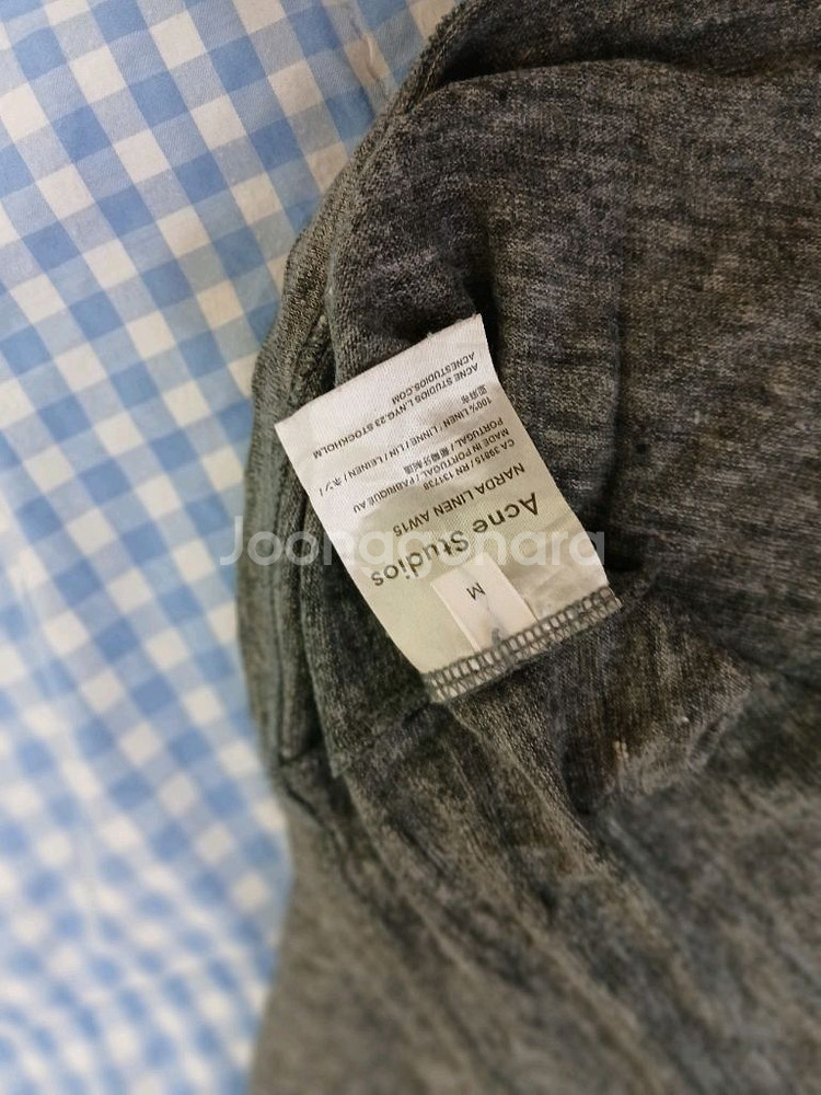 아크네 린넨티셔츠 저렴하게 드립니다.--2