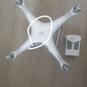 DJI 팬텀4 기체팝니다