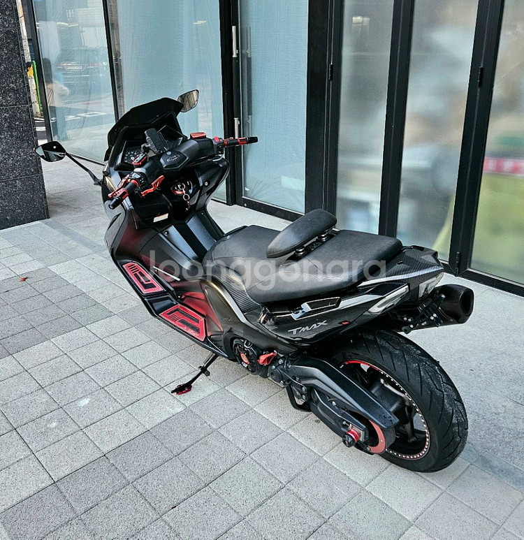 풀튜닝 티맥스 530 블랙맥스 팝니다.--2