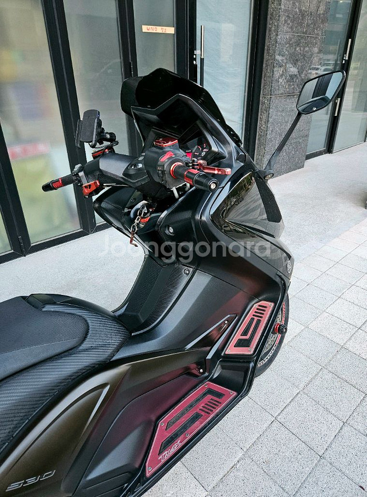 풀튜닝 티맥스 530 블랙맥스 팝니다.--6