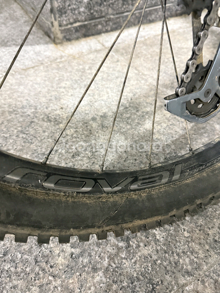 스페셜라이즈드 엔듀로 콤프 21년식 풀샥 mtb 자전거--4