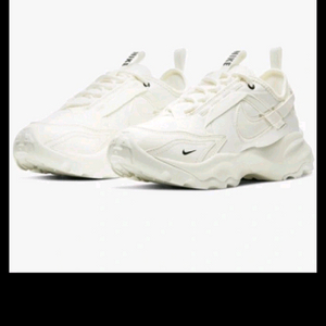 나이키 러닝화 화이트 TC7900 240, 245 새상품