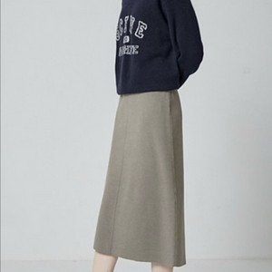 시스템 양모 레터링스웨터