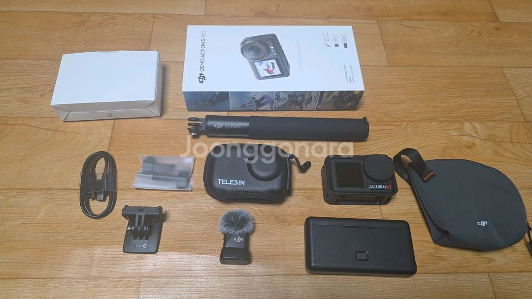DJI 오즈모 액션5 어드벤처콤보 마이크미니팝니다--0