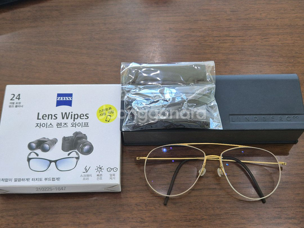 린드버그 씬타늄 5507 골드 투브릿지 안경테--2