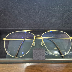 린드버그 씬타늄 5507 골드 투브릿지 안경테