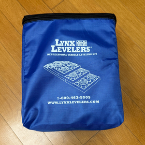 캠핑용 카라반 레벨러