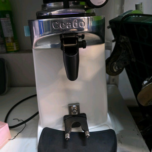 체아도 E37SL 그라인더 판매합니다.