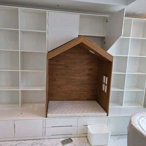 거실 전면책장 어린이책장 책 수납장 팝니다.분해완료 가져가서 설치하심됩니다.