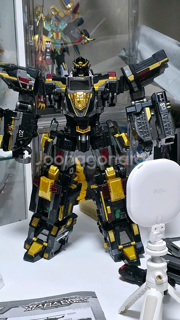 미니특공대 저스티스 타이탄 블랙, 오리지날--4