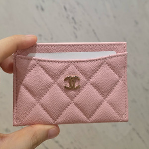 샤넬 클래식 카드슬롯 연핑크 딸기우유핑크 새상품