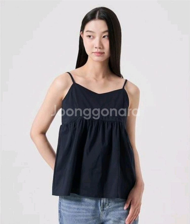 에잇세컨즈 슬리브스 나시 네이비 새상품m--0