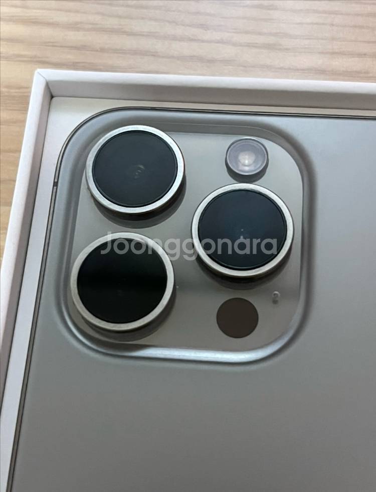 (해외판 카메라무음)아이폰 15프로 256g 내추럴티타늄 S급--3