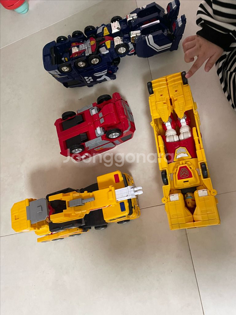 변신 로봇 장난감 세트--2