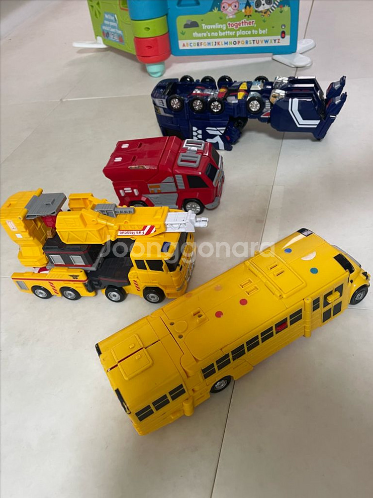 변신 로봇 장난감 세트--0