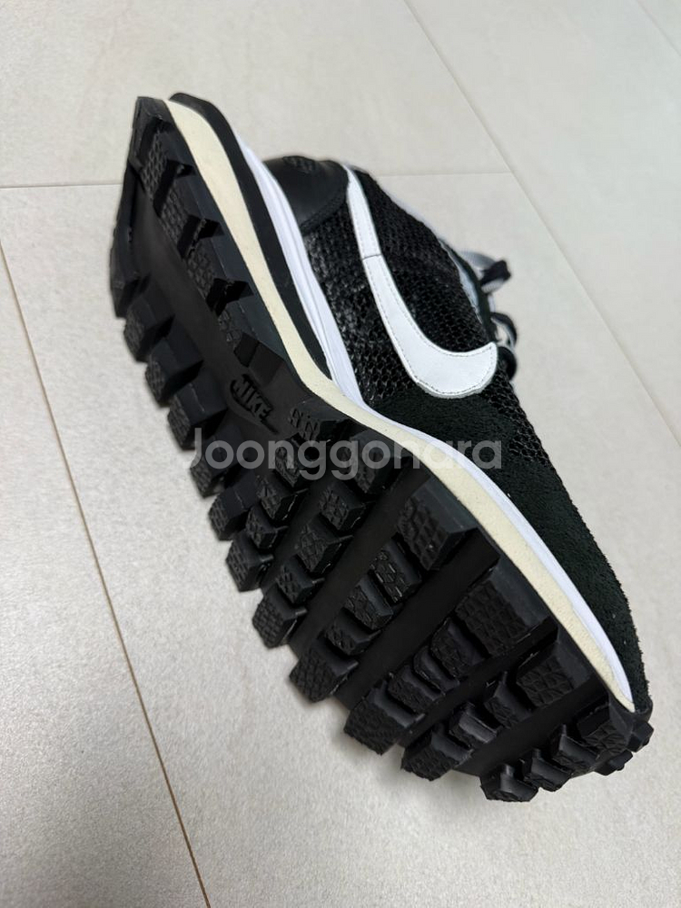 나이키x사카이 베이퍼와플 블랙 화이트 255 새상품--3