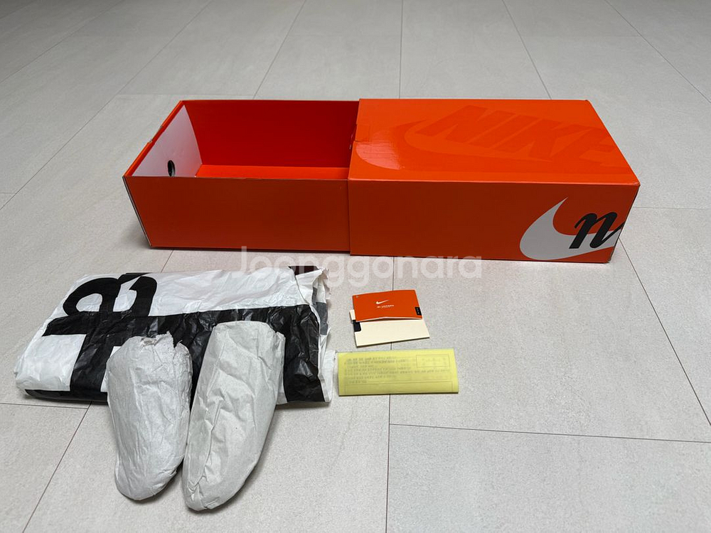 나이키x사카이 베이퍼와플 블랙 화이트 255 새상품--5