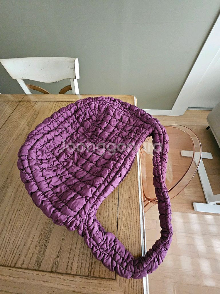 코스 퀼티드 가방--1