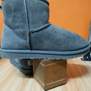 UGG어그 오스트레일리아 방한부츠(표기250추천사이즈245)