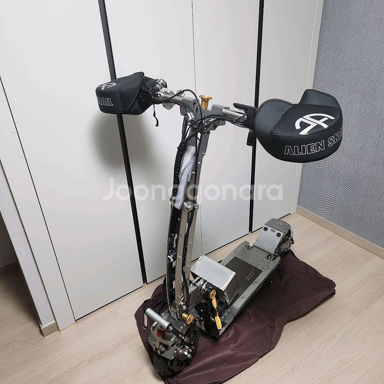 위페드 미니10 전동킥보드 세트(보조배터리, 급속충전기, 기타용품등)--3