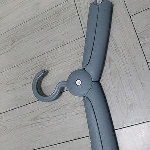 접이식 옷걸이입니다