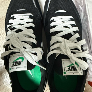 나이키 C1TY M - 블랙 스타디움 그린 서밋 화이트 (285) 팝니다